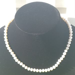 Women's String of Pearls
